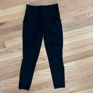 Athleta Salutation Stash 7/8 tight Leggings
